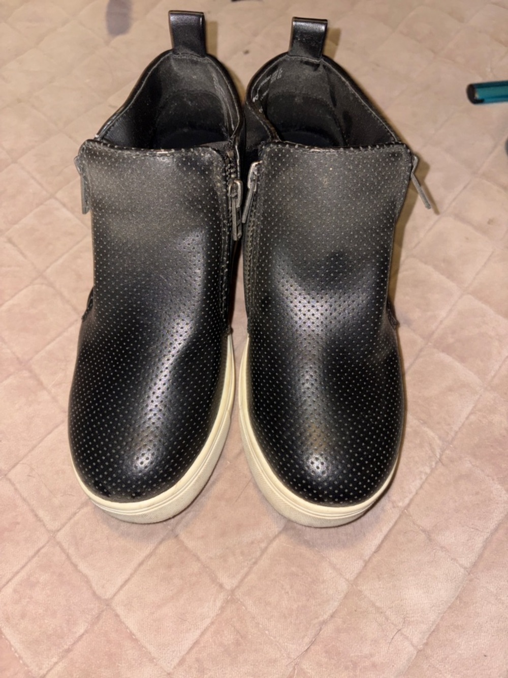 Wedge sneakers